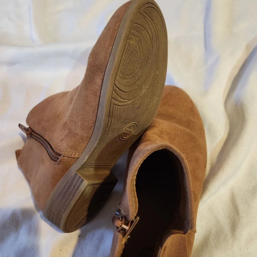 Brown Suede Chelsea Ankle Boots Low Heel Fall Shoes Size 3